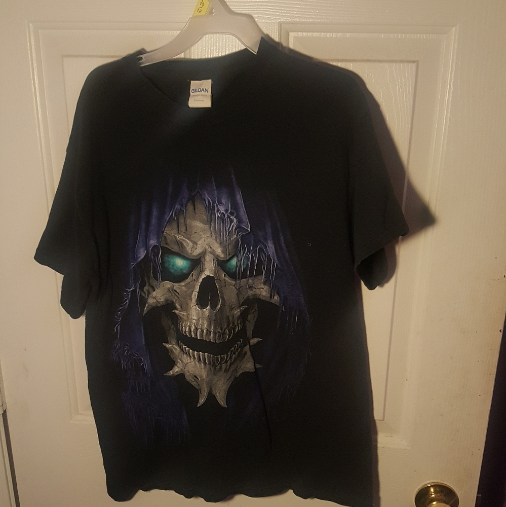 Skull graphic tee